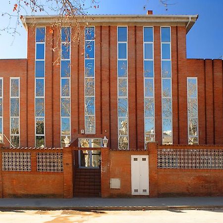 Hostal Xarau Cerdanyola del Valles Ruang foto